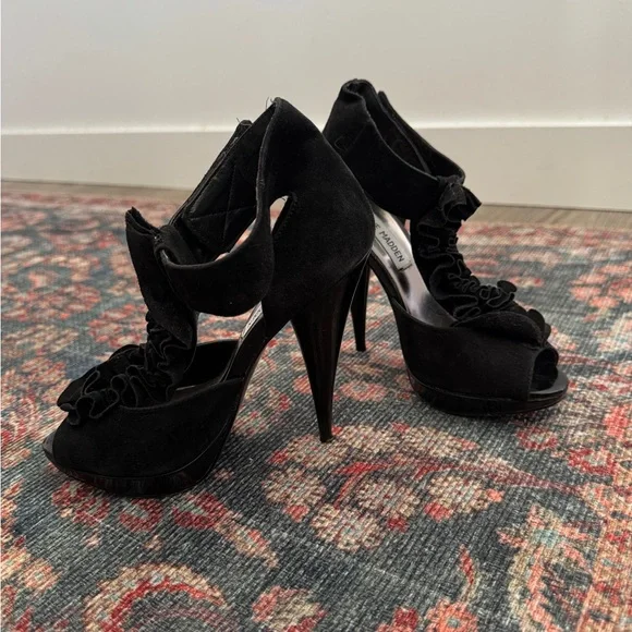 Suede Ruffle Steve Madden Heels - Picture 2 of 2